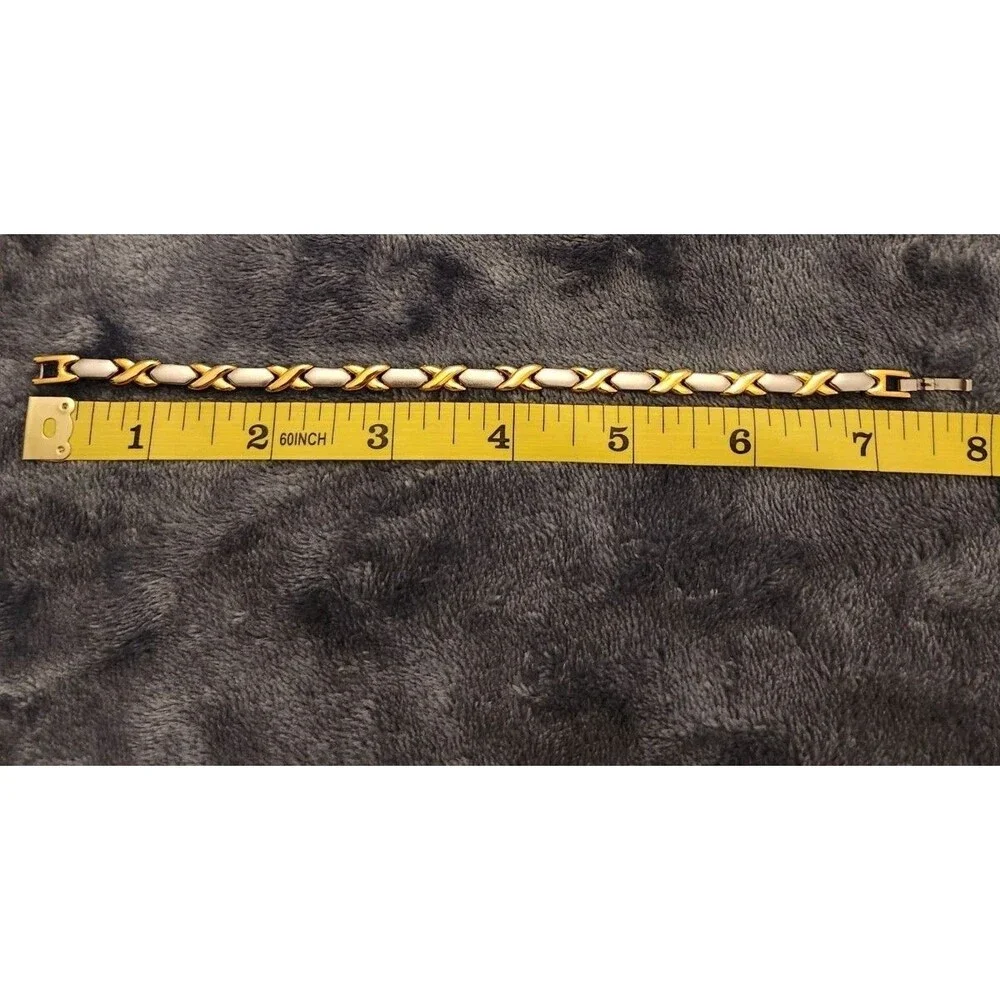 Two Tone XOXO Criss Cross Bracelet 7 In. - Picture 3 of 4